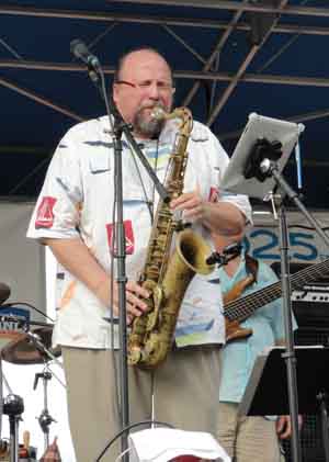 Ed Calle - Saxophone - photo
by Rick Forte